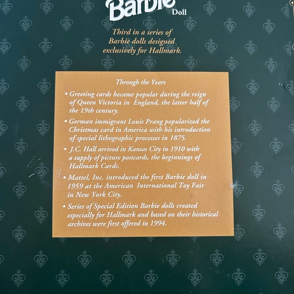 Yuletide Romance 1996 Mattel
Barbie Hallmark Special Edition Doll - Picture 7 of 8